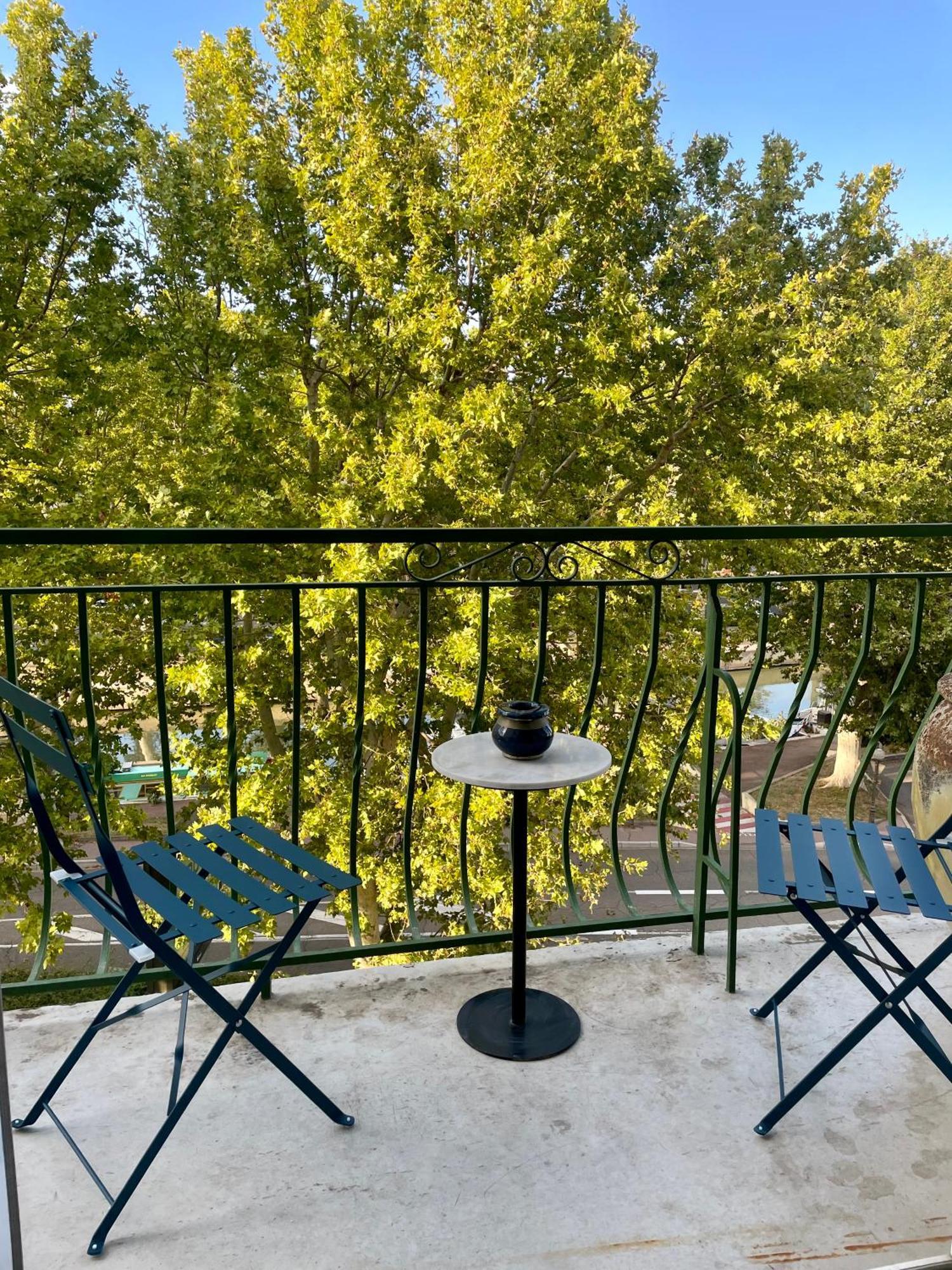 Apparemment Niche Dans Les Arbres Apartment Narbonne Exterior photo